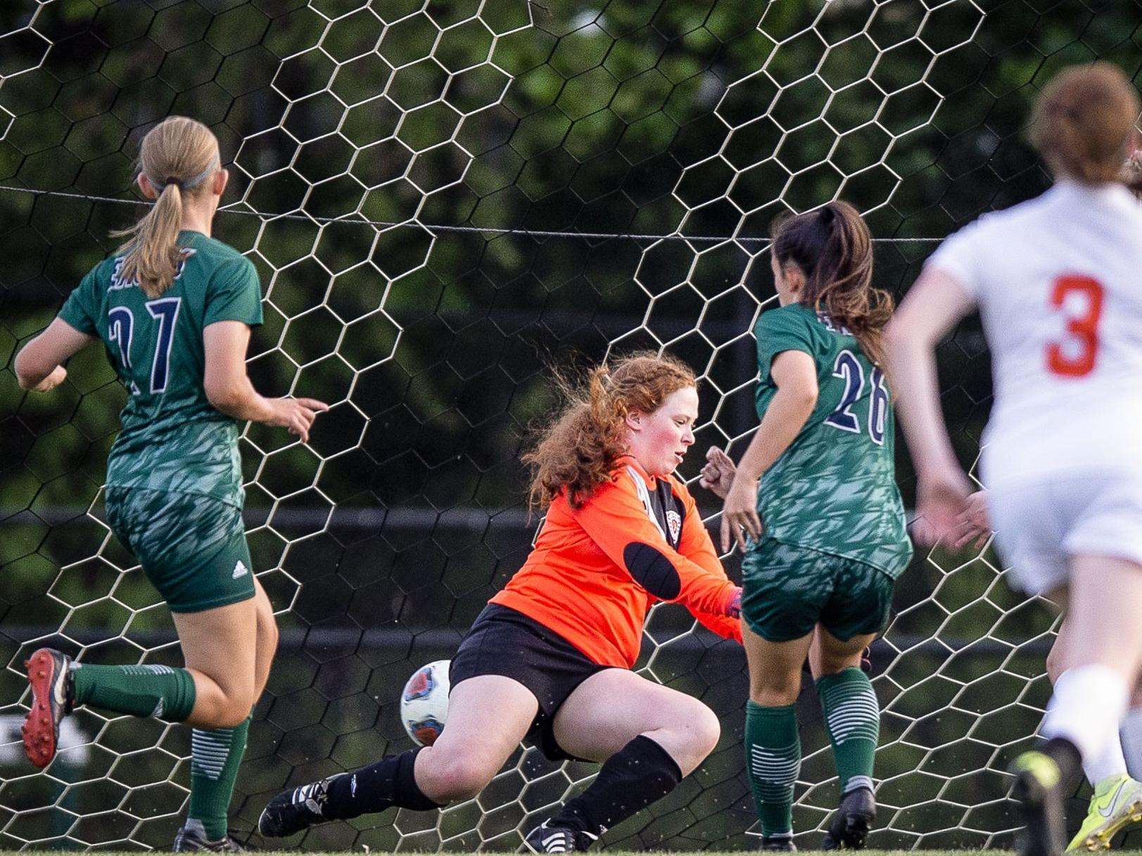 High School Girls Soccer Eagles Tame Wildcats To Avenge Earlier Defeat High School Fredericksburg Com High School Girls Soccer Eagles Tame Wildcats To Avenge Earlier Defeat High School Fredericksburg Com