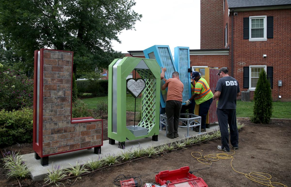 Fredericksburg Spreads The Love With New Sculpture Local News Fredericksburg Com