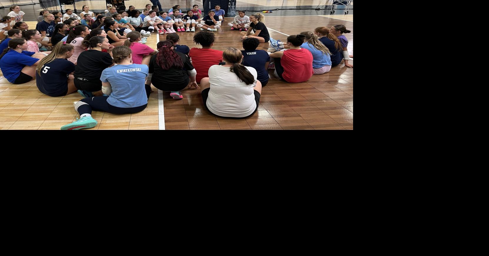 Pro libero Zoe Jarvis hosts camp at 540 Volleyball Academy