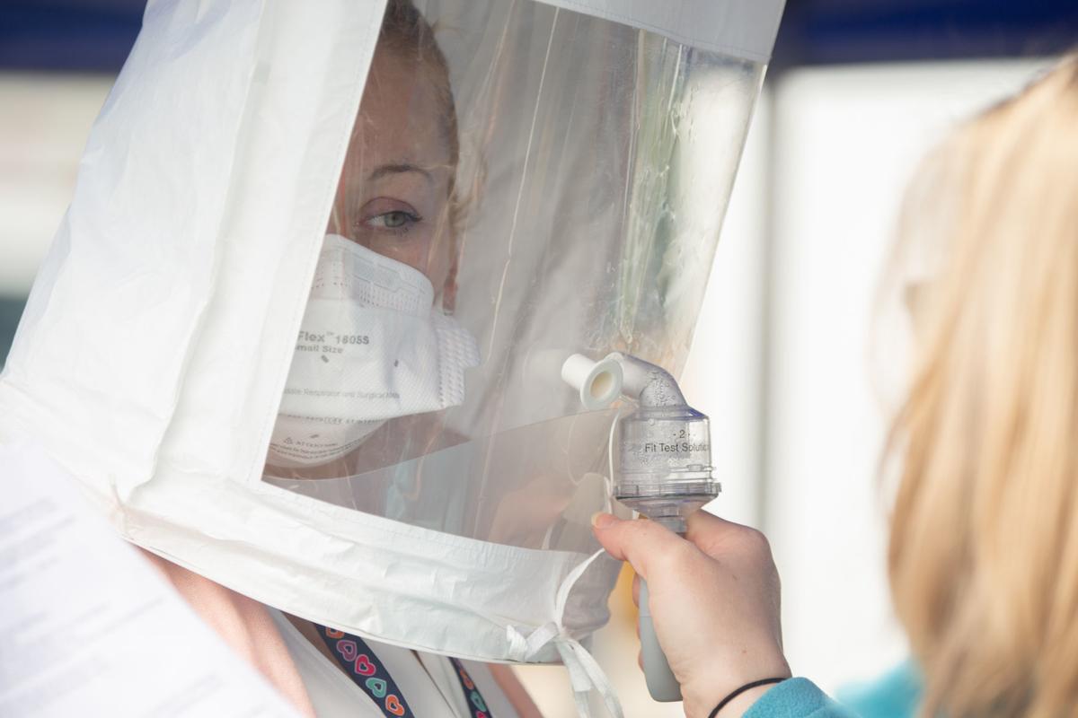 Volunteers offer Fredericksburgarea health care workers face mask 'fit
