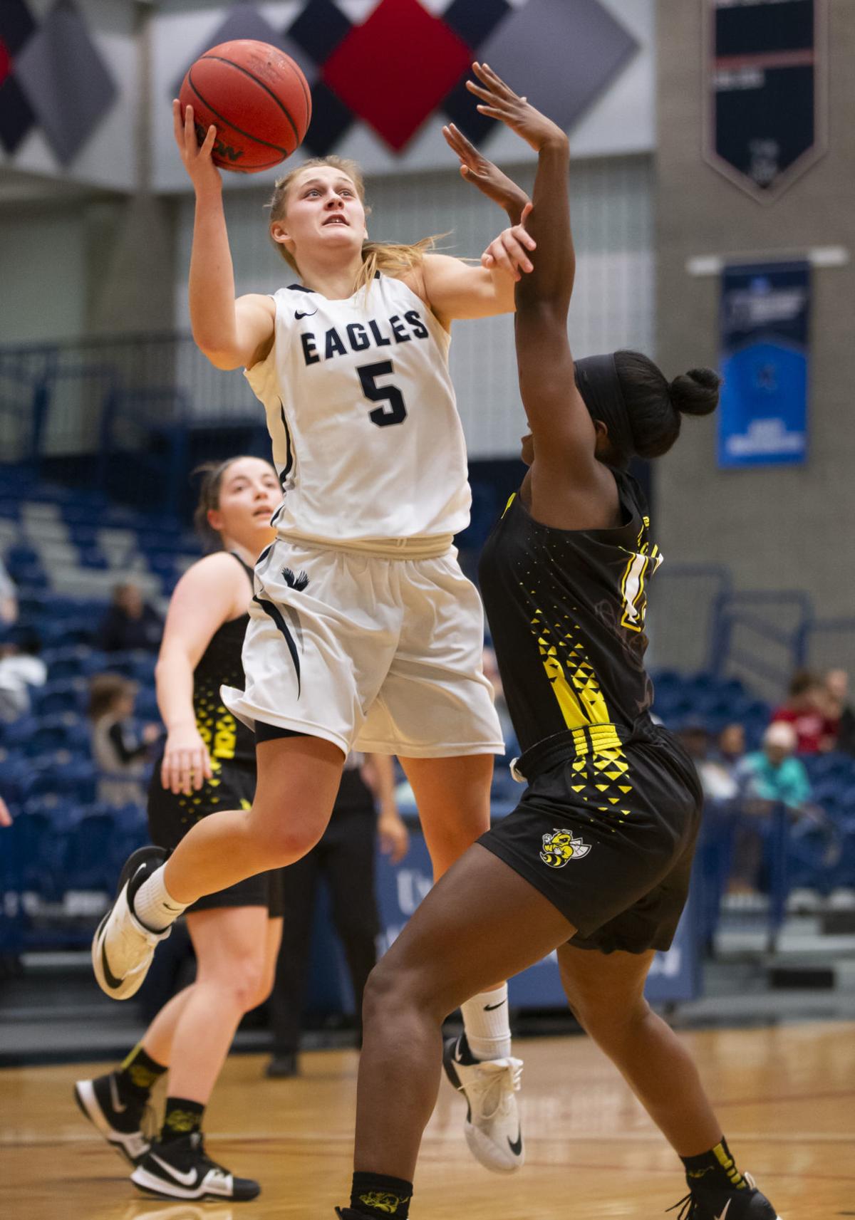 Women S College Basketball Young Mary Washington Content With