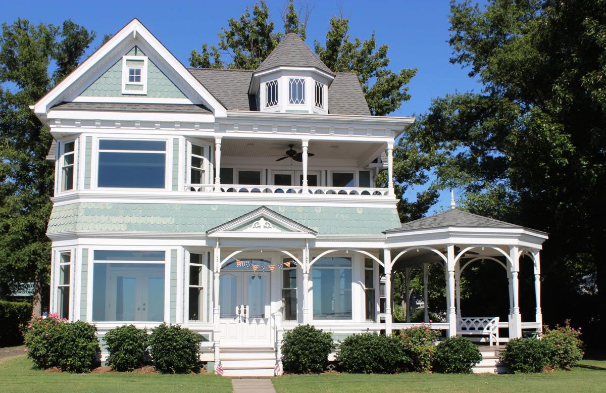 Unique Cottages And More Featured On Garden Club Of The Northern Neck Tour In Colonial Beach House And Home Fredericksburgcom