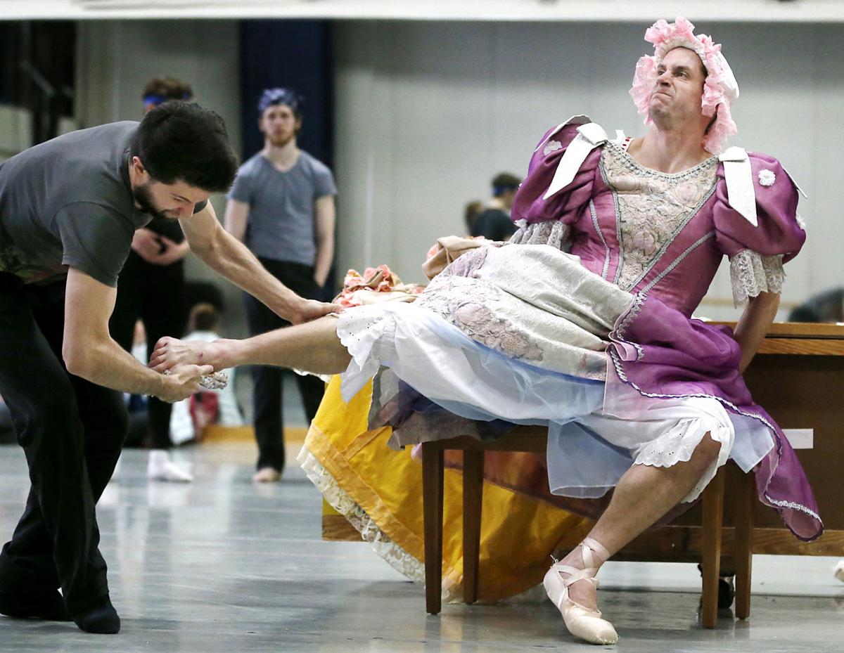 Male Dancer Makes Stepsister Role His Own In Richmond Ballets 3517