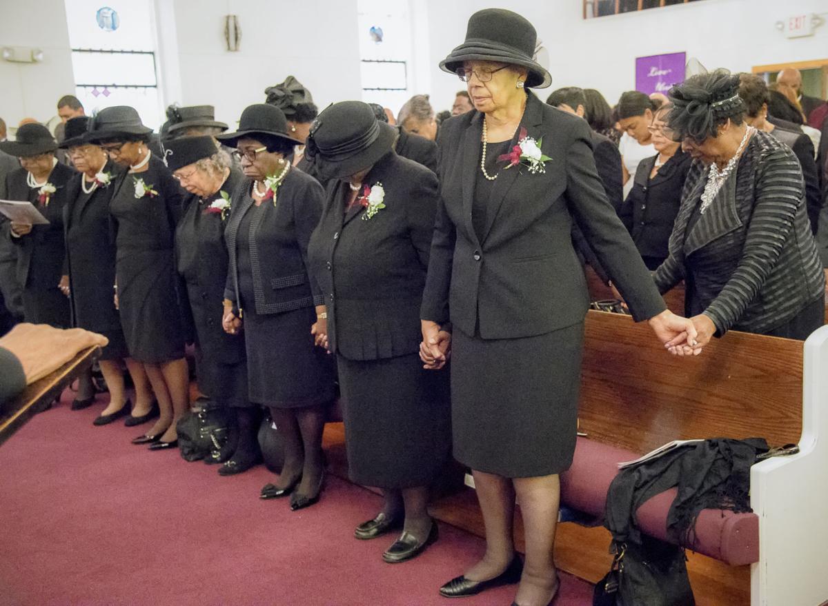 Fredericksburg church ordains women as deacons for first time in 164