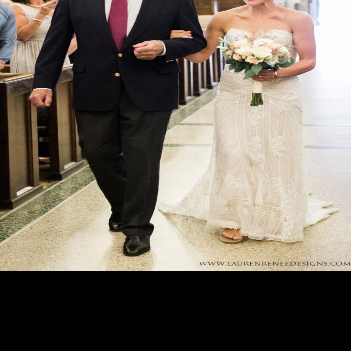Bride Asks Her Dad S Heart Recipient To Walk Her Down The Aisle Lifestyles Fredericksburg Com Jeni stepien was escorted down the aisle saturday by the man who received her father's heart 10 years ago when her father was killed by a mugger. bride asks her dad s heart recipient to