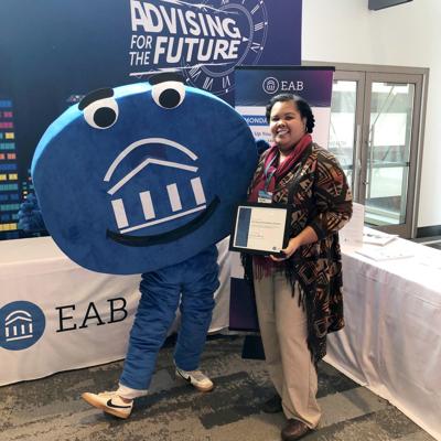 Dr. Kendra Wood Recognized for Excellence in College Advising