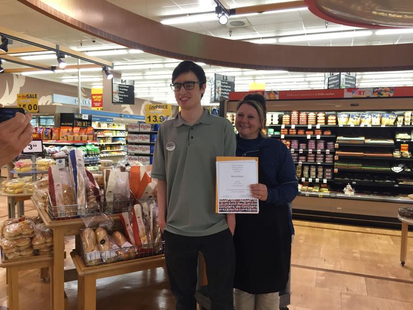 Food Lion bakery and deli manager awarded for work with students with