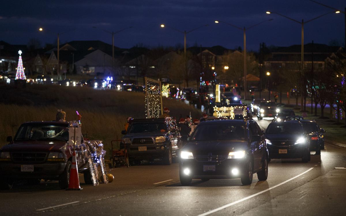 Fredericksburg Va Christmas Parade 2022 Fredericksburg Officials Caught Off Guard By Massive Christmas Parade  Turnout | Local News | Fredericksburg.com
