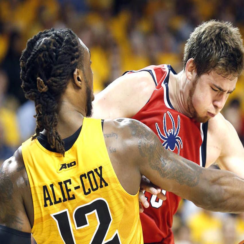 Men S Basketball Johnson S 20 Points Lead Vcu Past Richmond