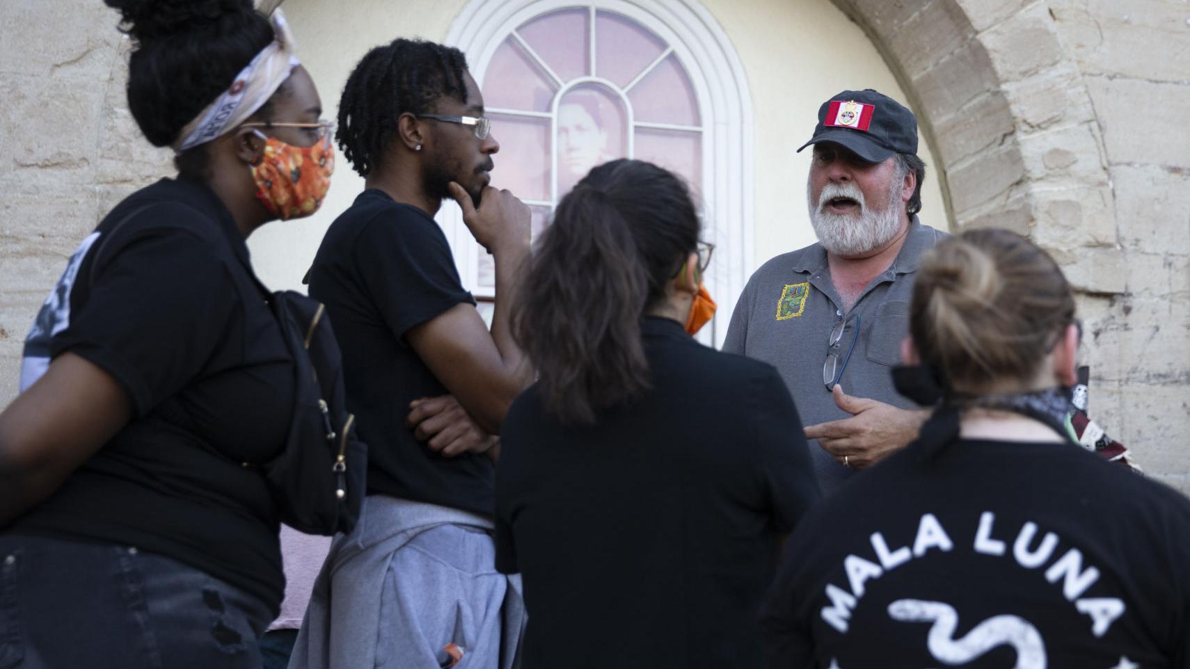 City officials look for ways to engage with young protesters - Vimarsana News