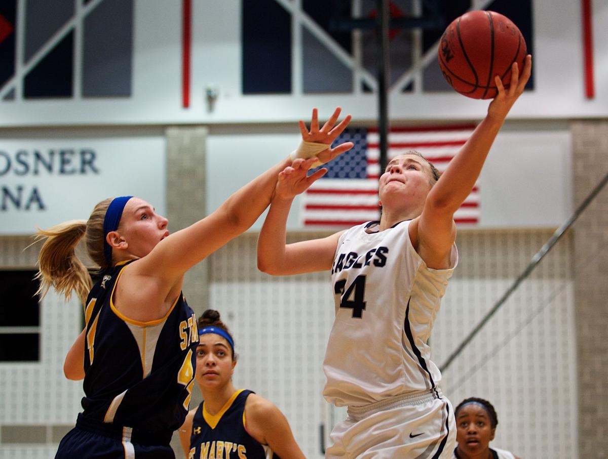 With Comden Life Is Breezy For Umw Women S Basketball Team