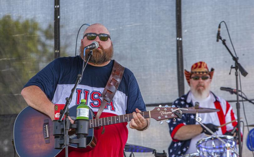 STARS & STRIPES SPECTACULAR >> Spotsy celebrates the 4th