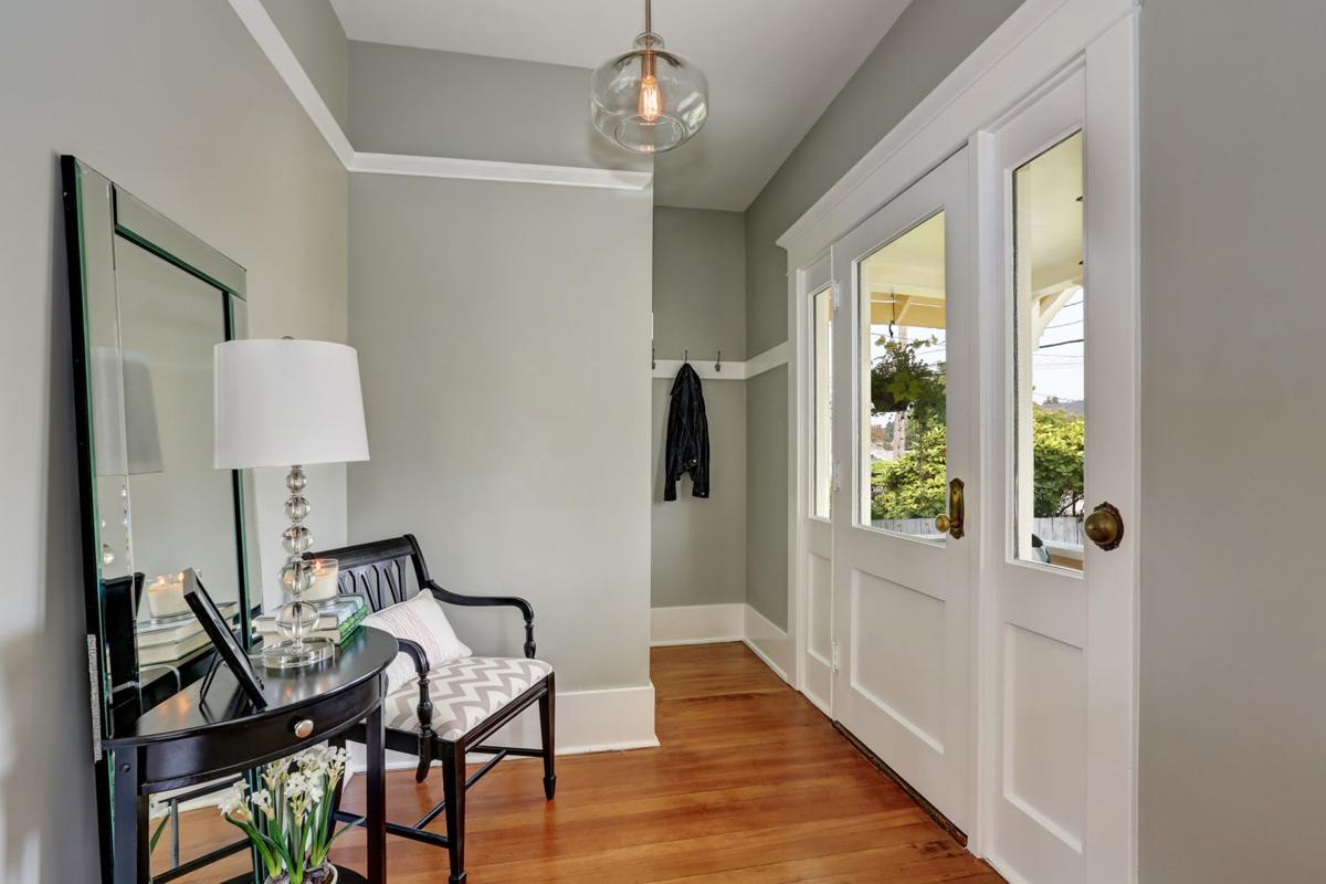 A Feng Shui Primer On Laying Out Your Foyer House And Home