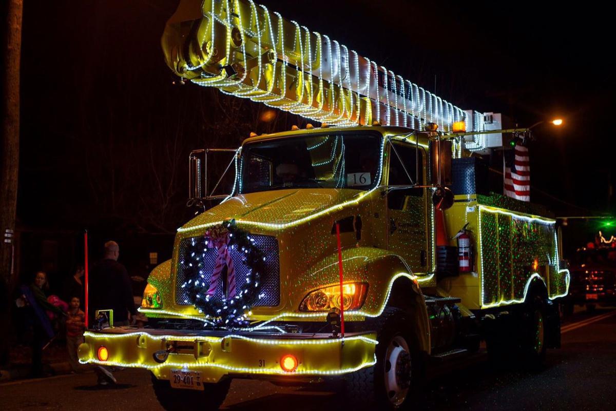 Christmas parades in Stafford, Bowling Green Entertainment