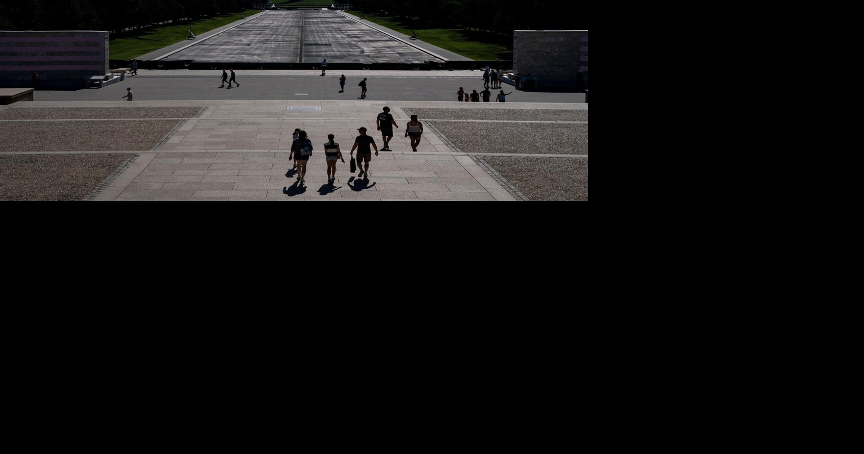 US says flawed work caused Reflecting Pool to peel