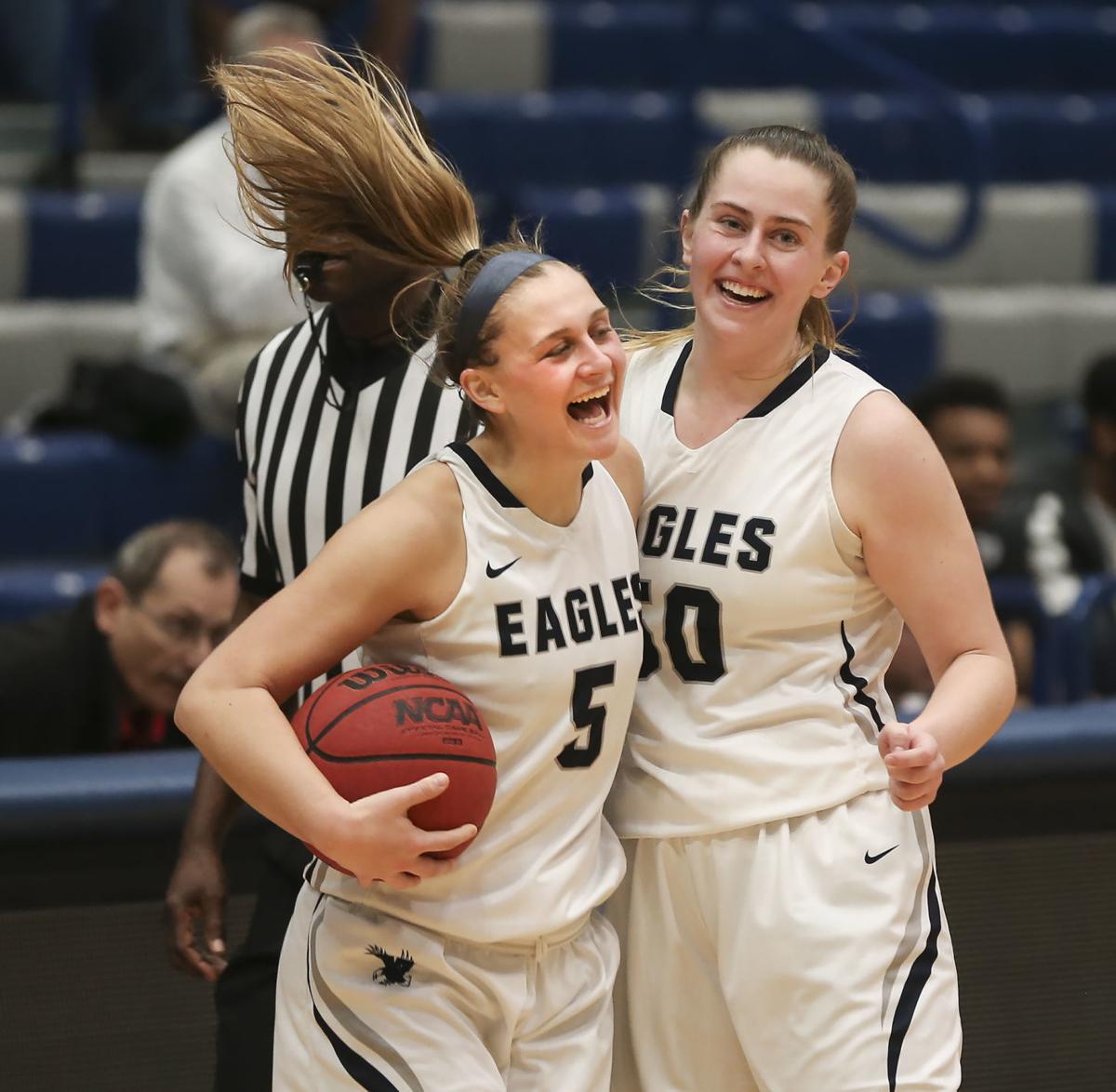 Cac Basketball Tournament Umw Men Women Hold On For Quarterfinal