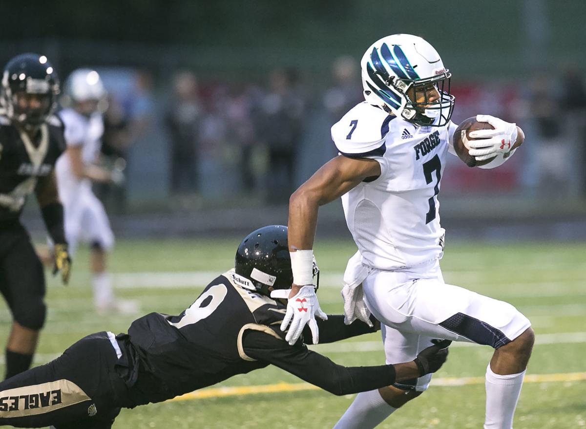 High school football Colonial Sarratt emerges from brother's