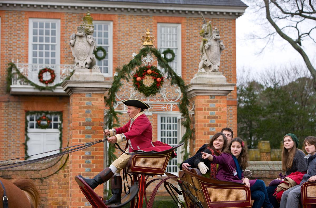 christmas decorations walking tour colonial williamsburg