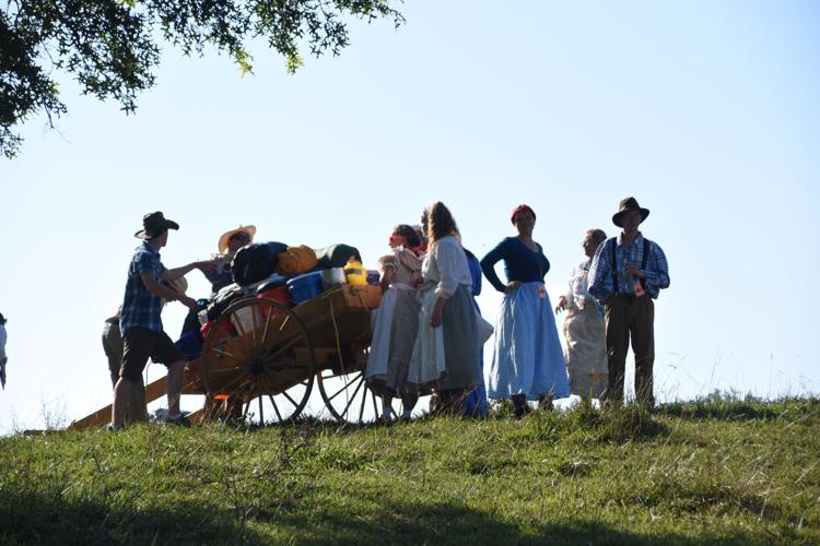 Teens reenact Mormon pioneer trek during 1800s