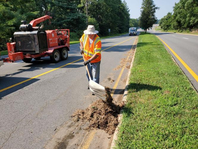 Culpeper church tidies parkway into town, partners with VDOT's Adopta