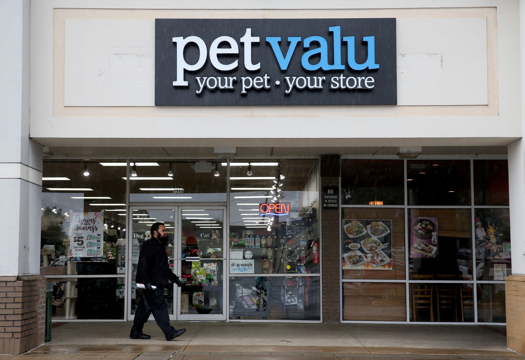 Fredericksburg area gets two new pet food stores