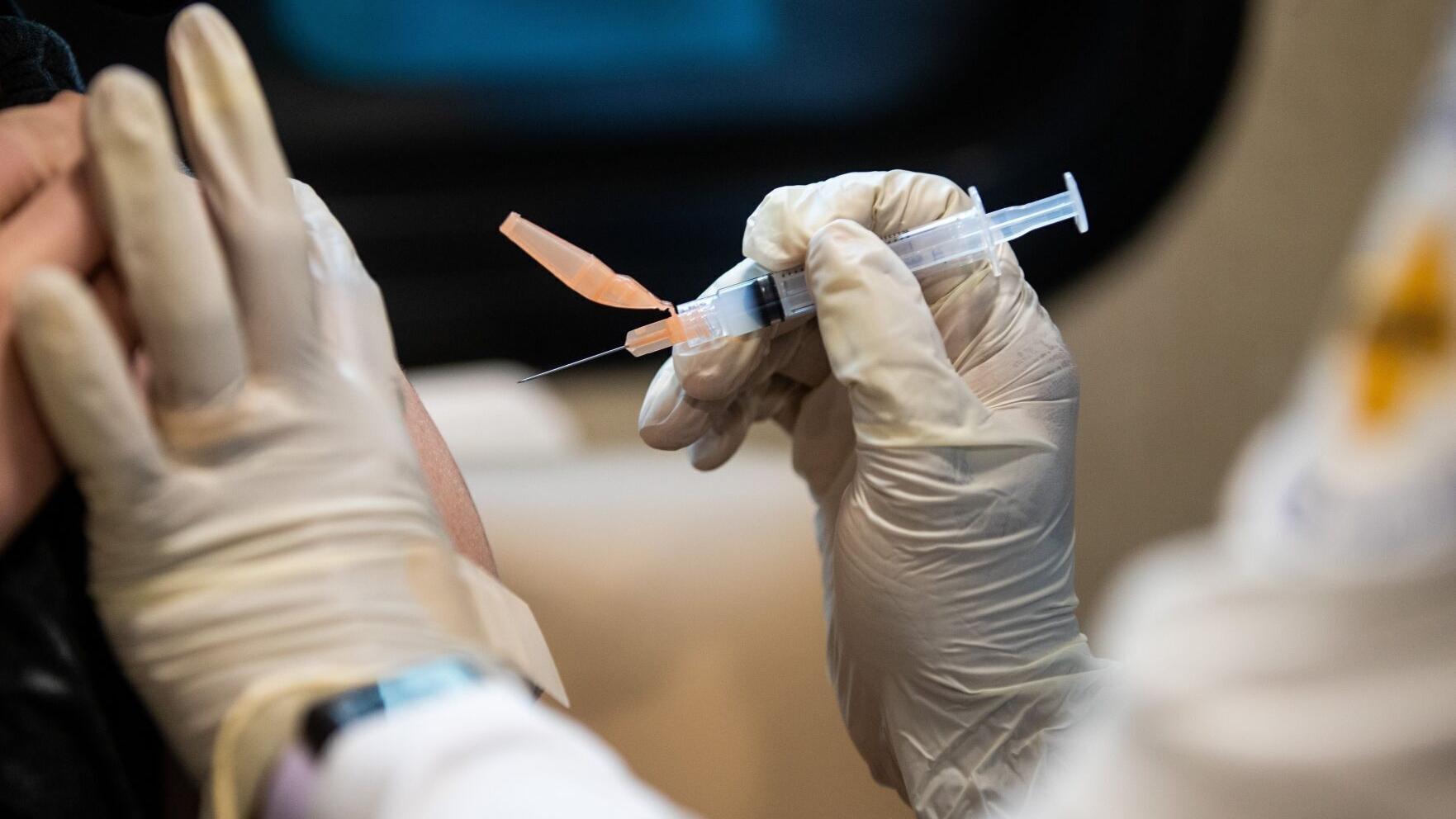 Nebraskans find that practical steps may minimize side effects from vaccine - Vimarsana News