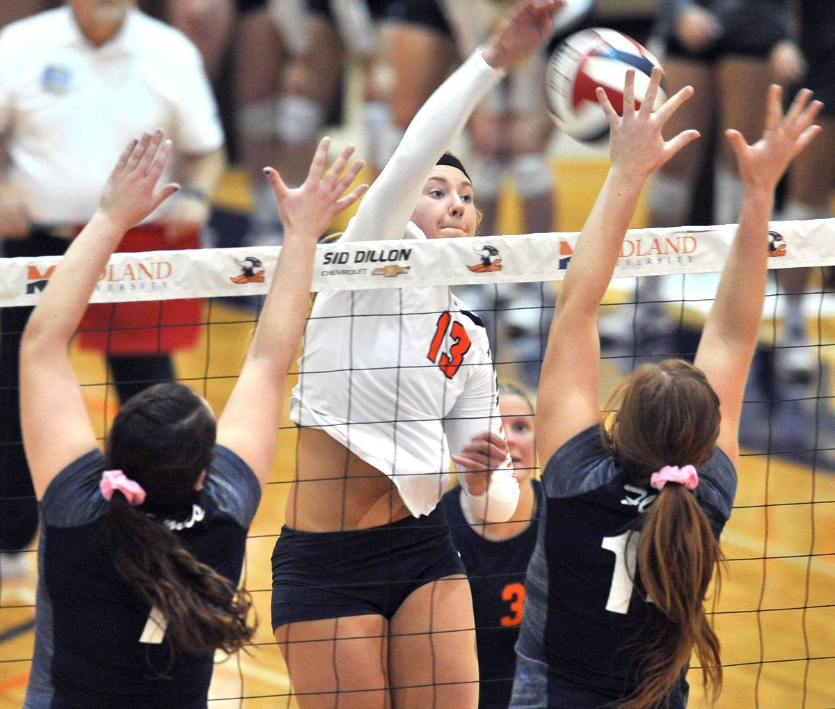 Photos: Midland volleyball vs. Saint Mary, 10.11.17