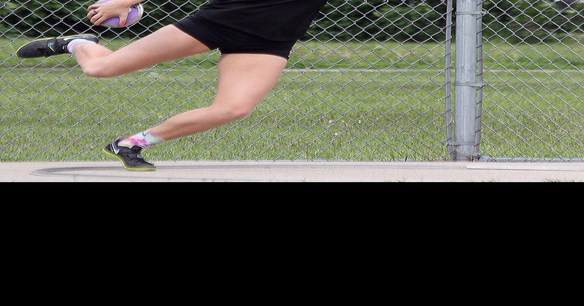 Fremont girls qualify 13 athletes for state track meet