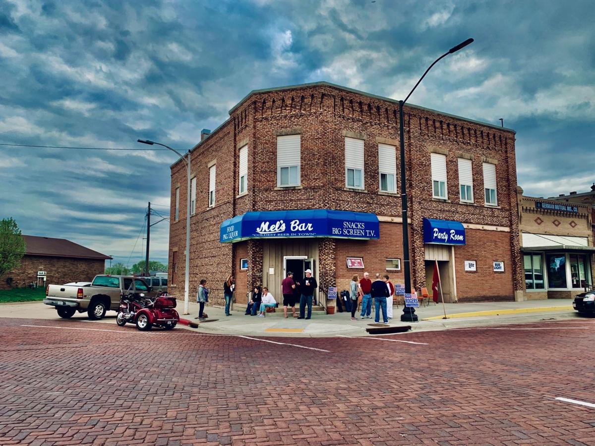 Mel's Bar and Lounge owner excited to give back to community