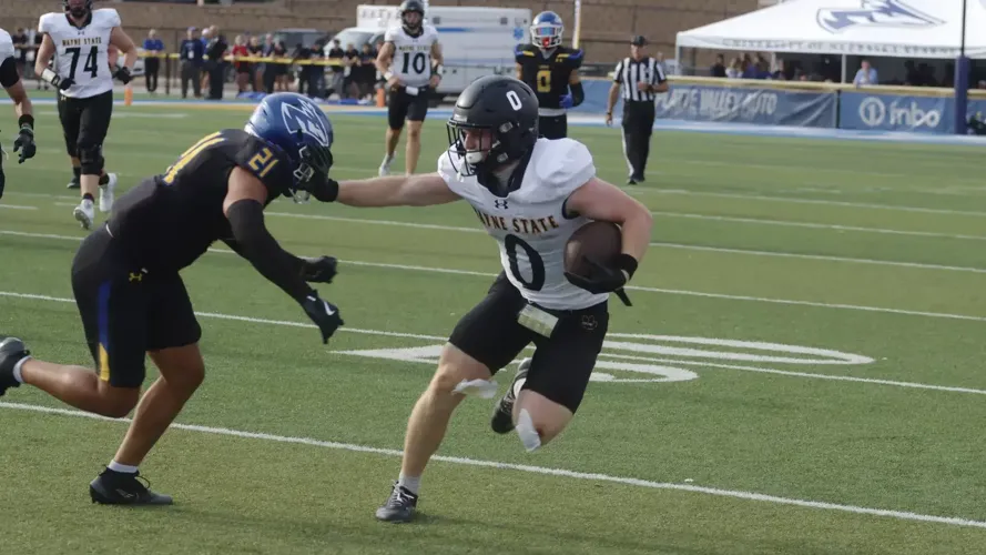 Hensley hits game-winning 33-yard field goal giving WSC 21-20 win at Nebraska-Kearney