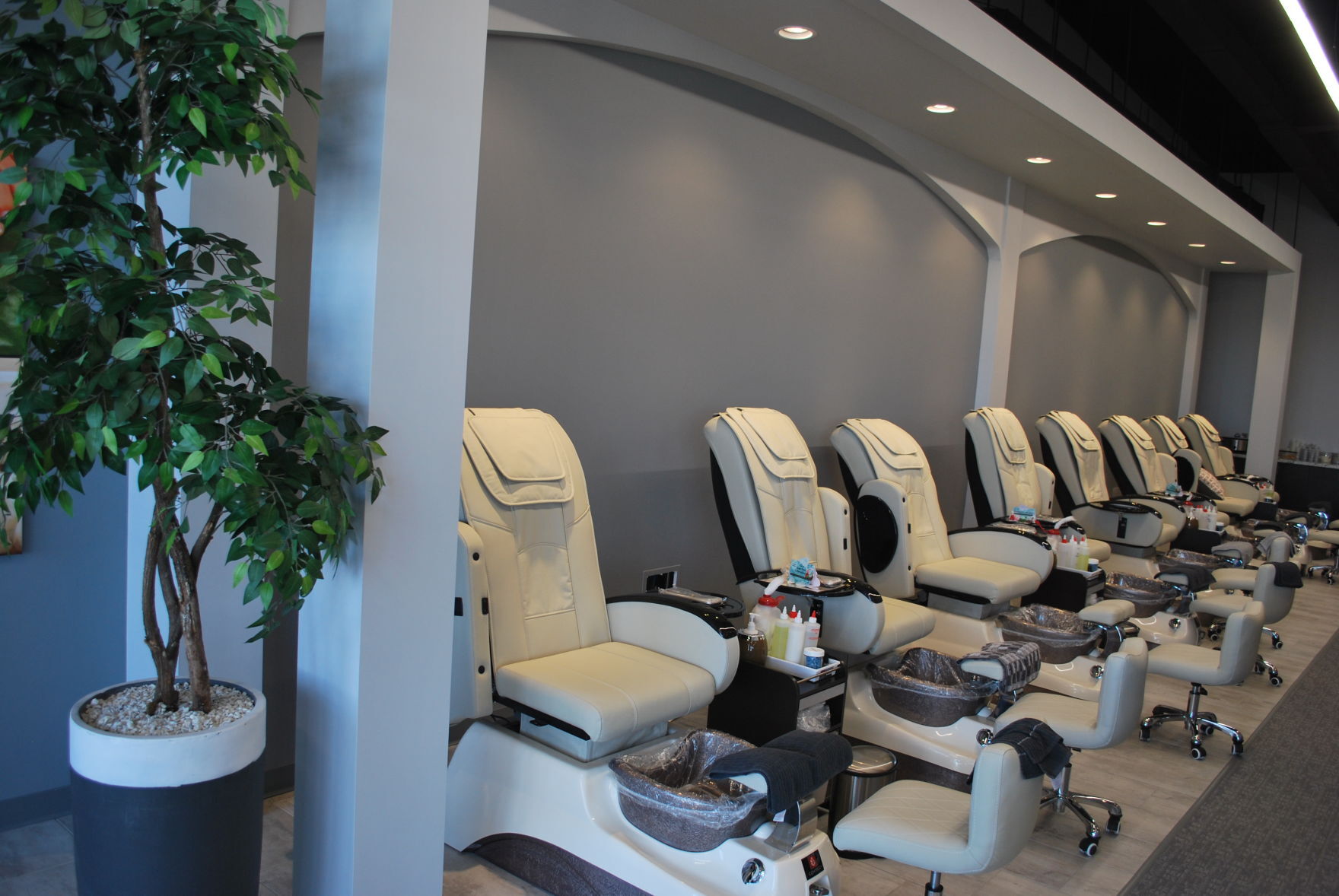 Nguyen opens new nail spa