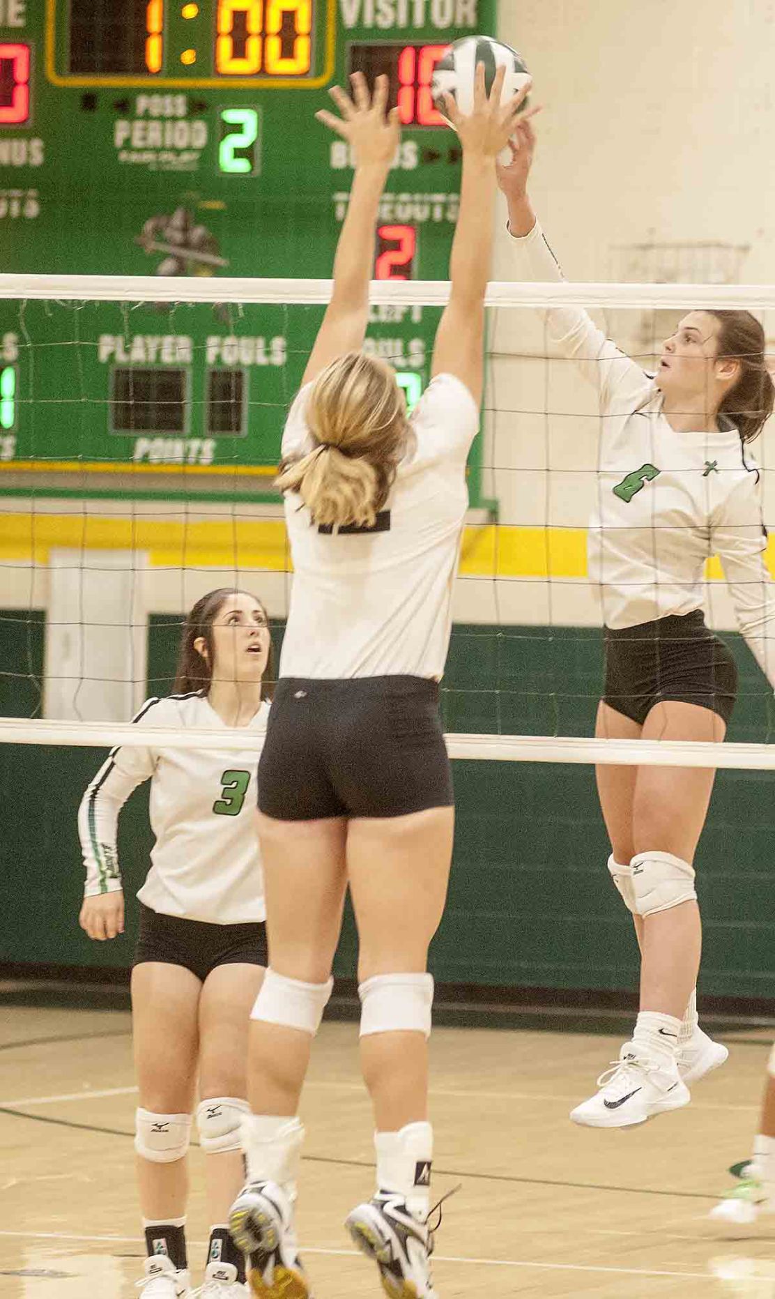Photos: Bergan volleyball vs. David City Aquinas, 10.5.17