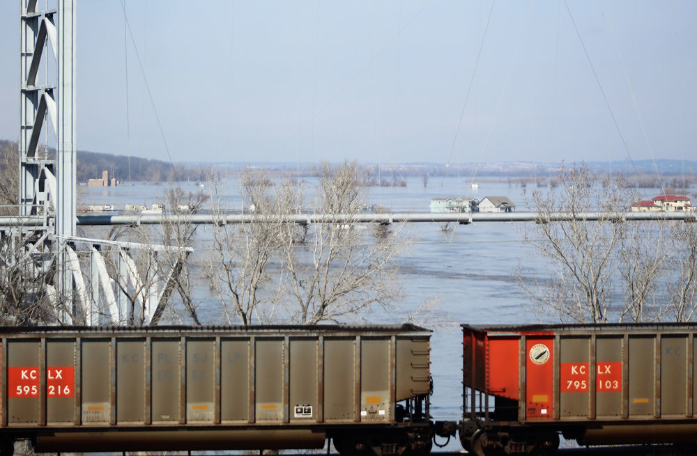 Plattsmouth Toll Bridge remains closed due to floods News