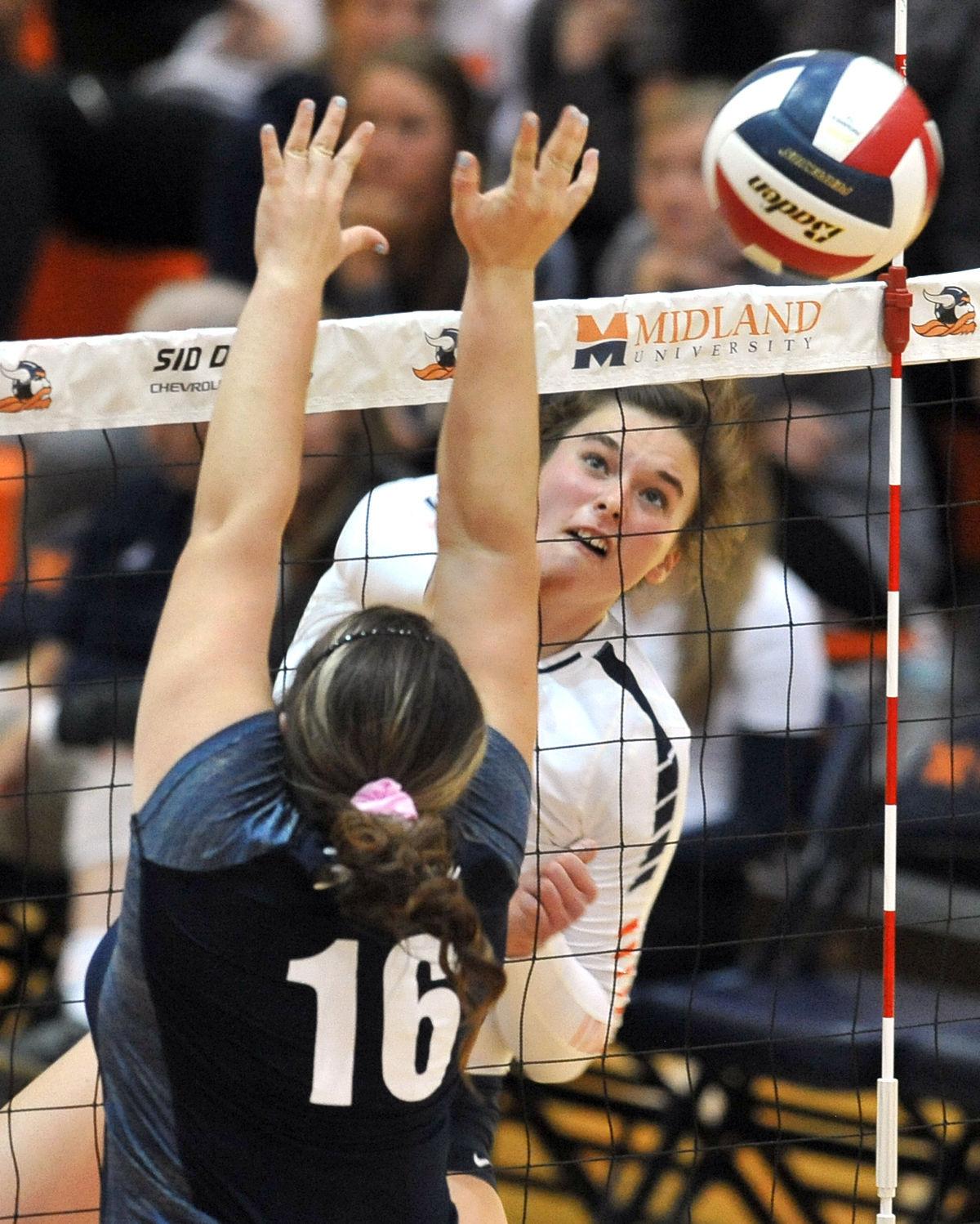 Photos: Midland volleyball vs. Saint Mary, 10.11.17