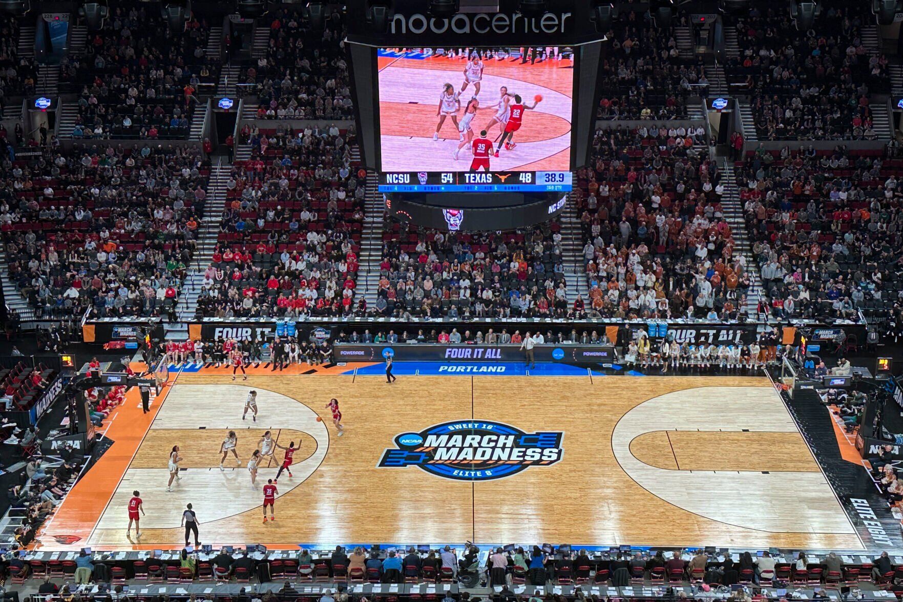 Portland s NCAA court had mismatched 3 point lines