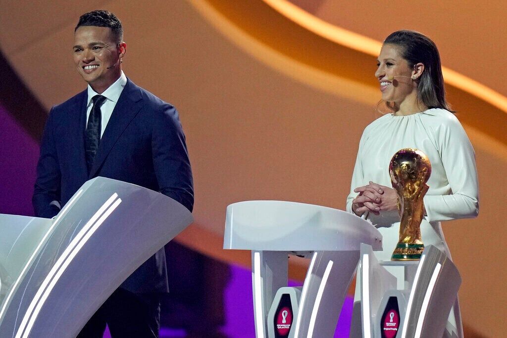 Cristiano Ronaldo caught putting his hand down his pants in the Qatar World  Cup