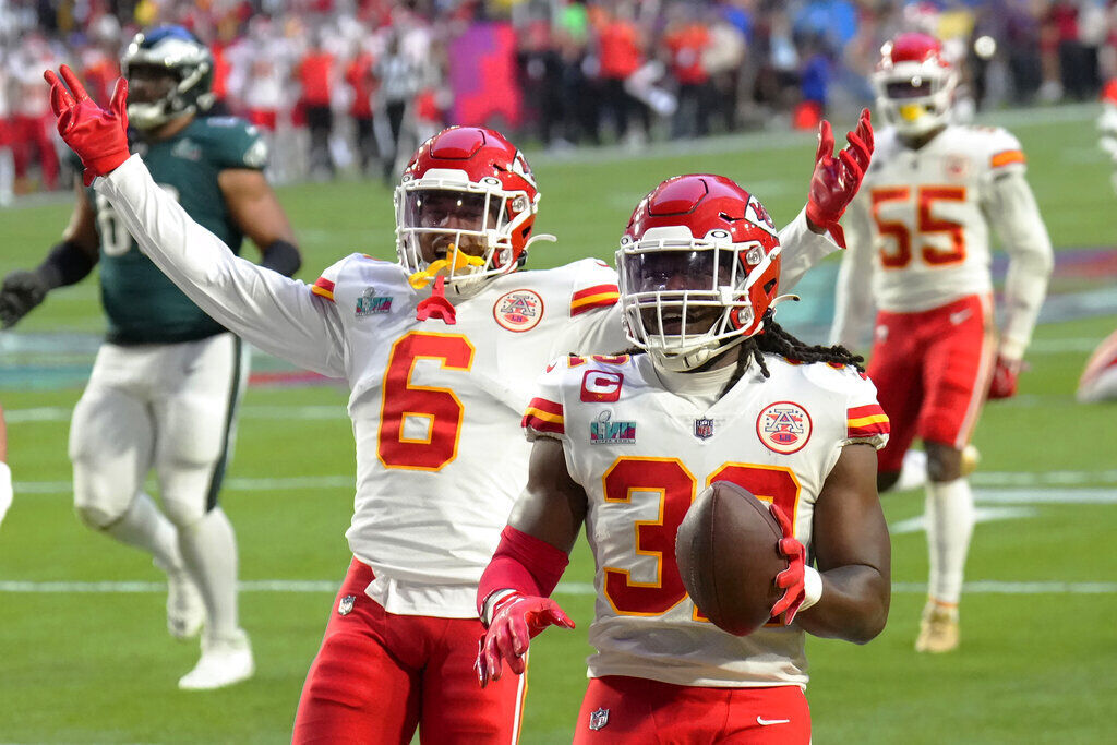 CINCINNATI, OH - DECEMBER 04: Kansas City Chiefs safety Nazeeh Johnson (13)  runs onto the field before the game against the Kansas City Chiefs and the  Cincinnati Bengals on December 4, 2022