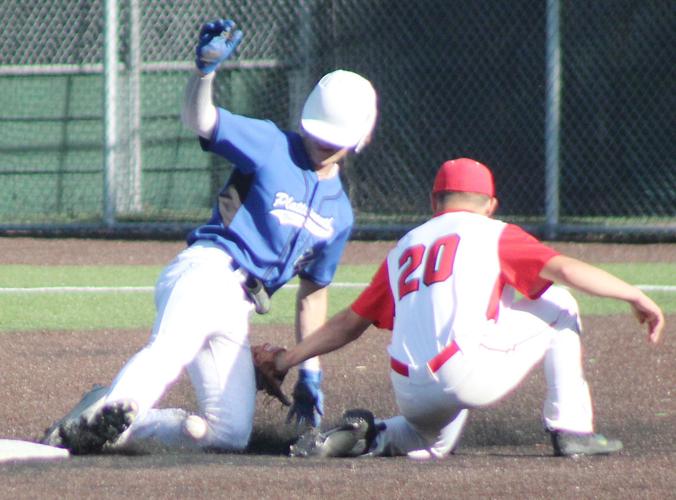 Clyde Hinton steals base vs Omaha South