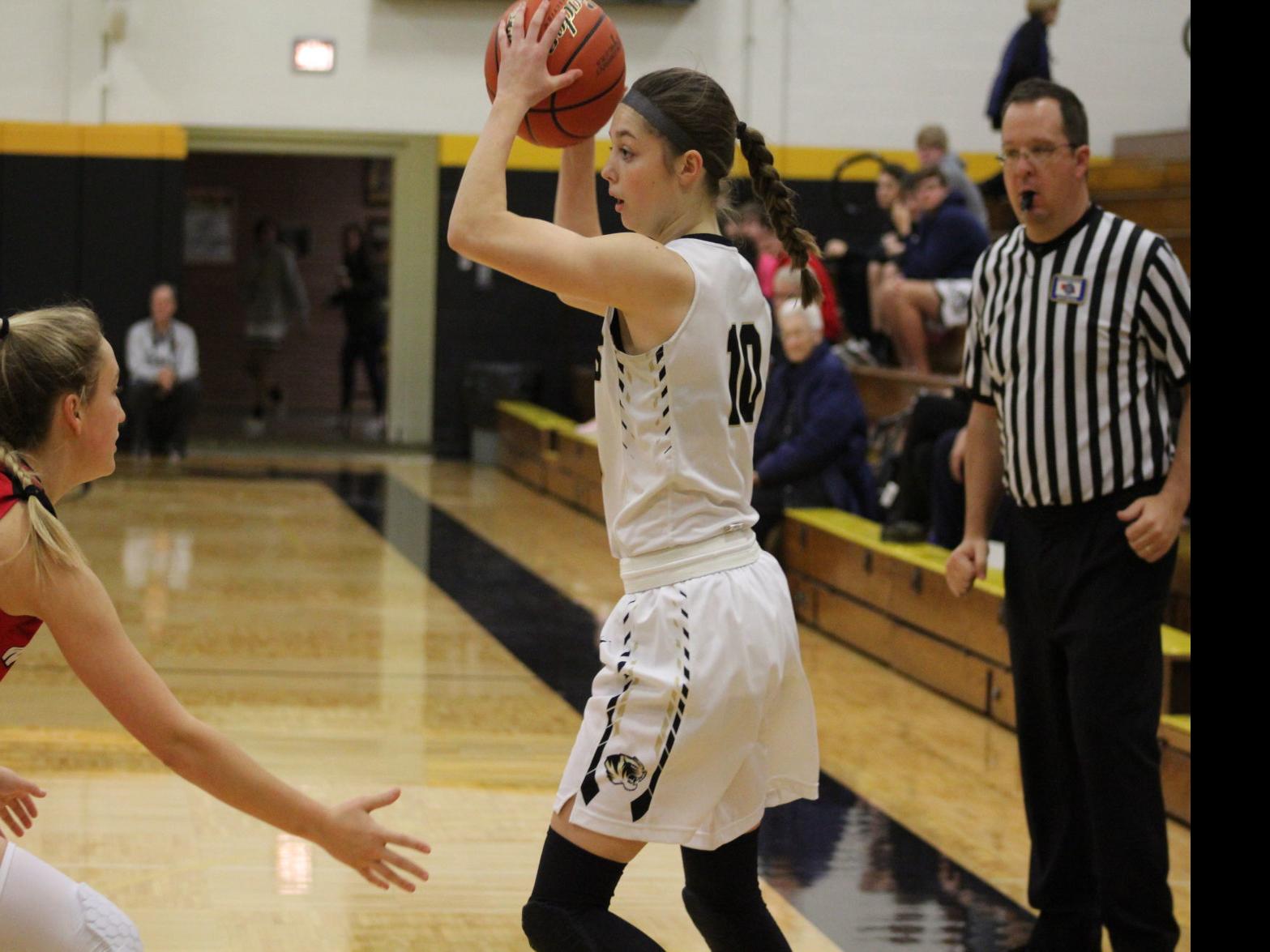 Tigers Rally From 11 Point 4th Quarter Deficit Sports Fremonttribune Com