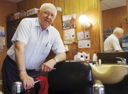 Lyons veteran turned barber remembers WWII