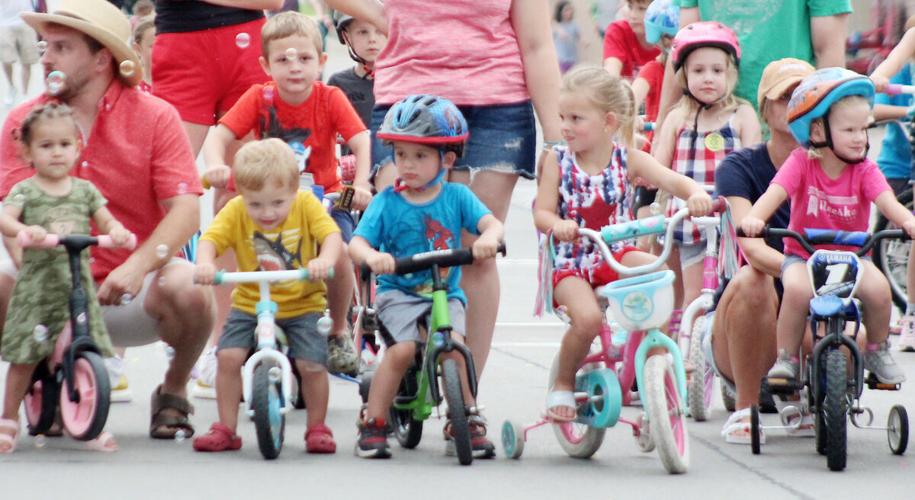 Kids ready to begin bike races