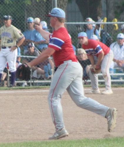 Nate Lockman makes play at second base