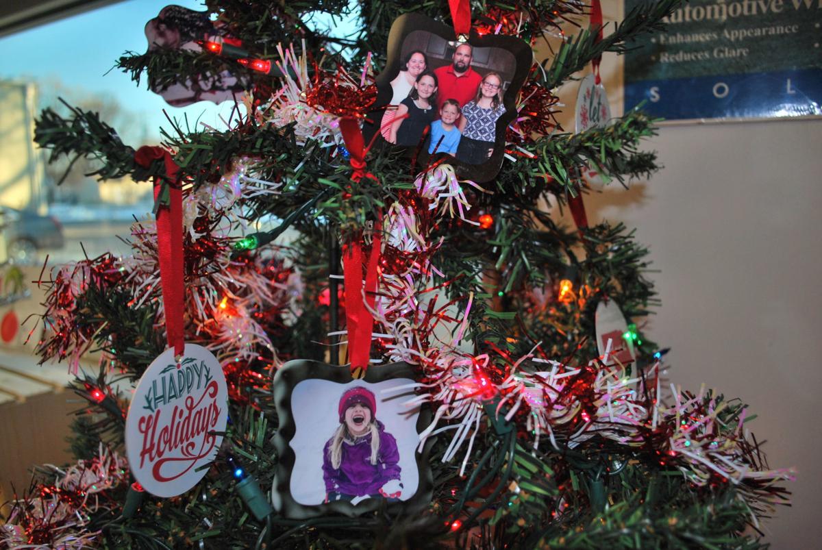 Ornaments Capture Family Memories Local Fremonttribune Com