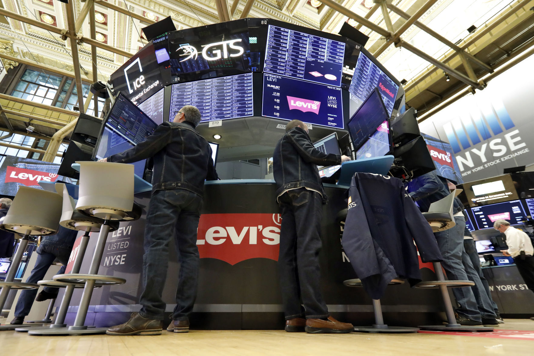 levi strauss going public