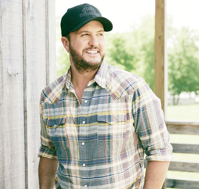 Concert goers impressed with Luke Bryan show