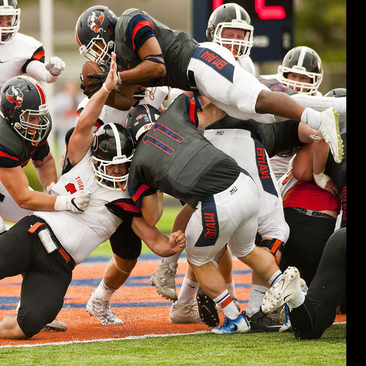Midland Offering 2 Football Camps Local News Fremonttribune Com