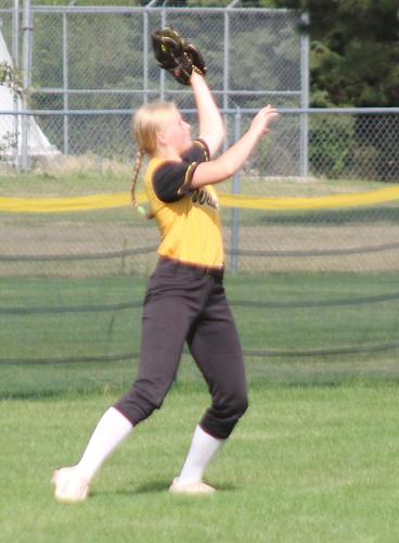 MacKaylee Madsen catch to end the second inning