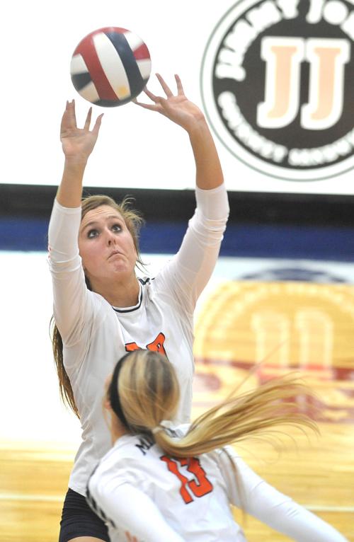 Photos: Midland volleyball vs. Saint Mary, 10.11.17