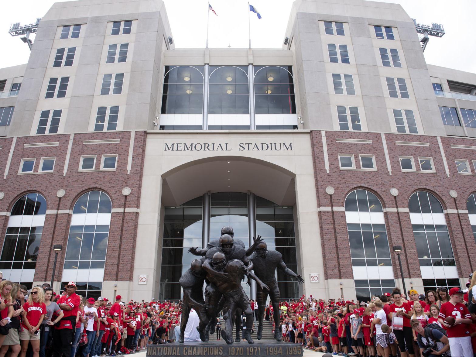 Fans In Football Stadiums This Fall Big Ten Task Force Has Long