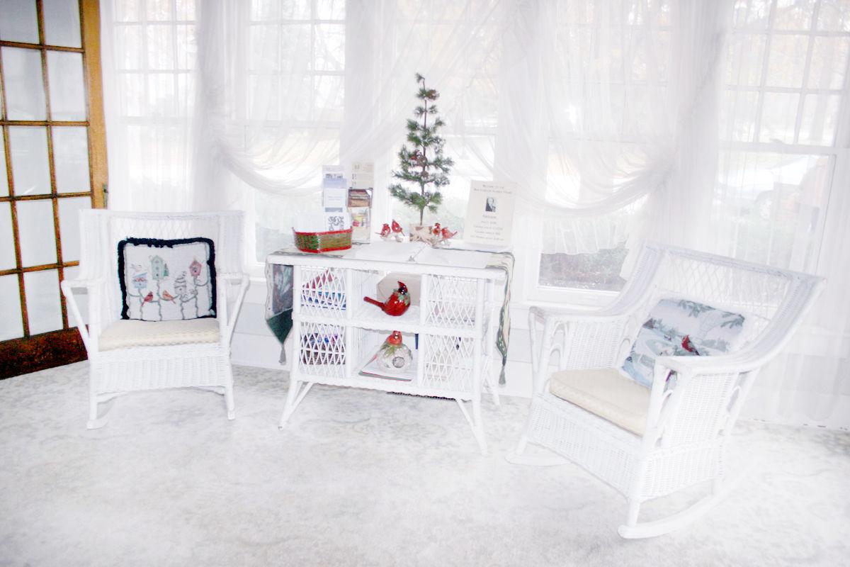 Aldrich House Beautifully Decorated For Journey Into Christmas